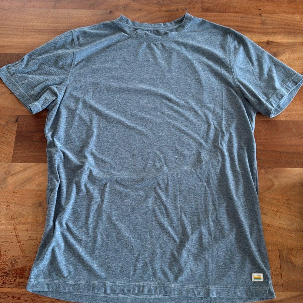 Vuori Men’s Strato Tech Tee Shirt, Large